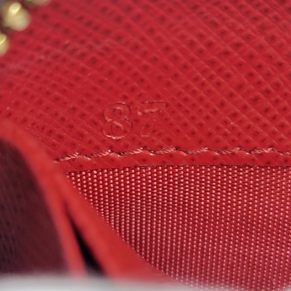 PRADA Saffiano Leather Zippy Long Wallet - Picture 4 of 11